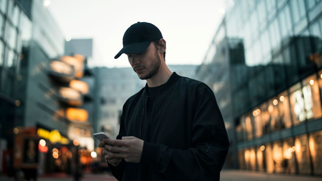 Mobile users browsing in urban Singapore